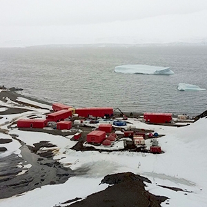 Andreu present in the Spanish Antarctic Base Juan Carlos I