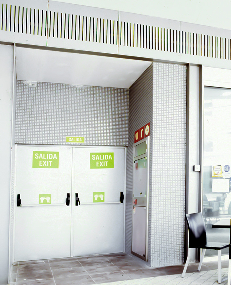Centro Comercial Aqua Multiespacio - Puertas Andreu