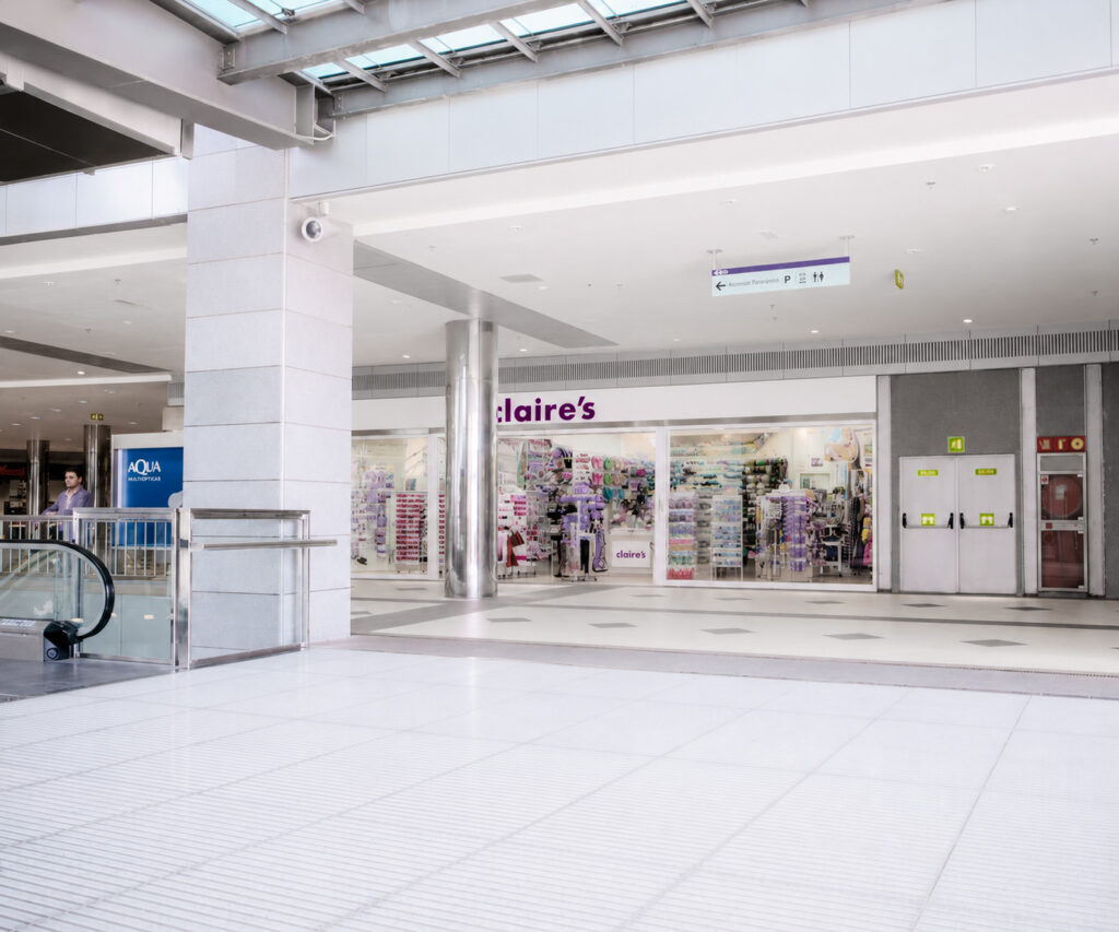 Centro Comercial Aqua Multiespacio - Puertas Andreu